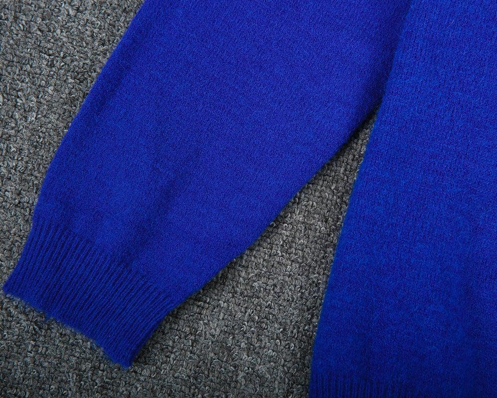 Lässiger blauer Uni-Pullover mit langen Ärmeln und Rundhals