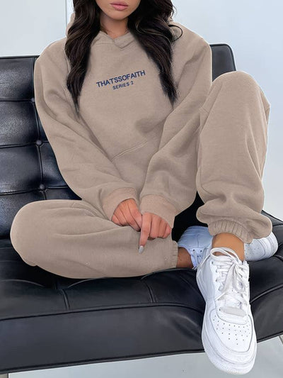 Christina- Set aus Kapuzenpulli und Jogginghose