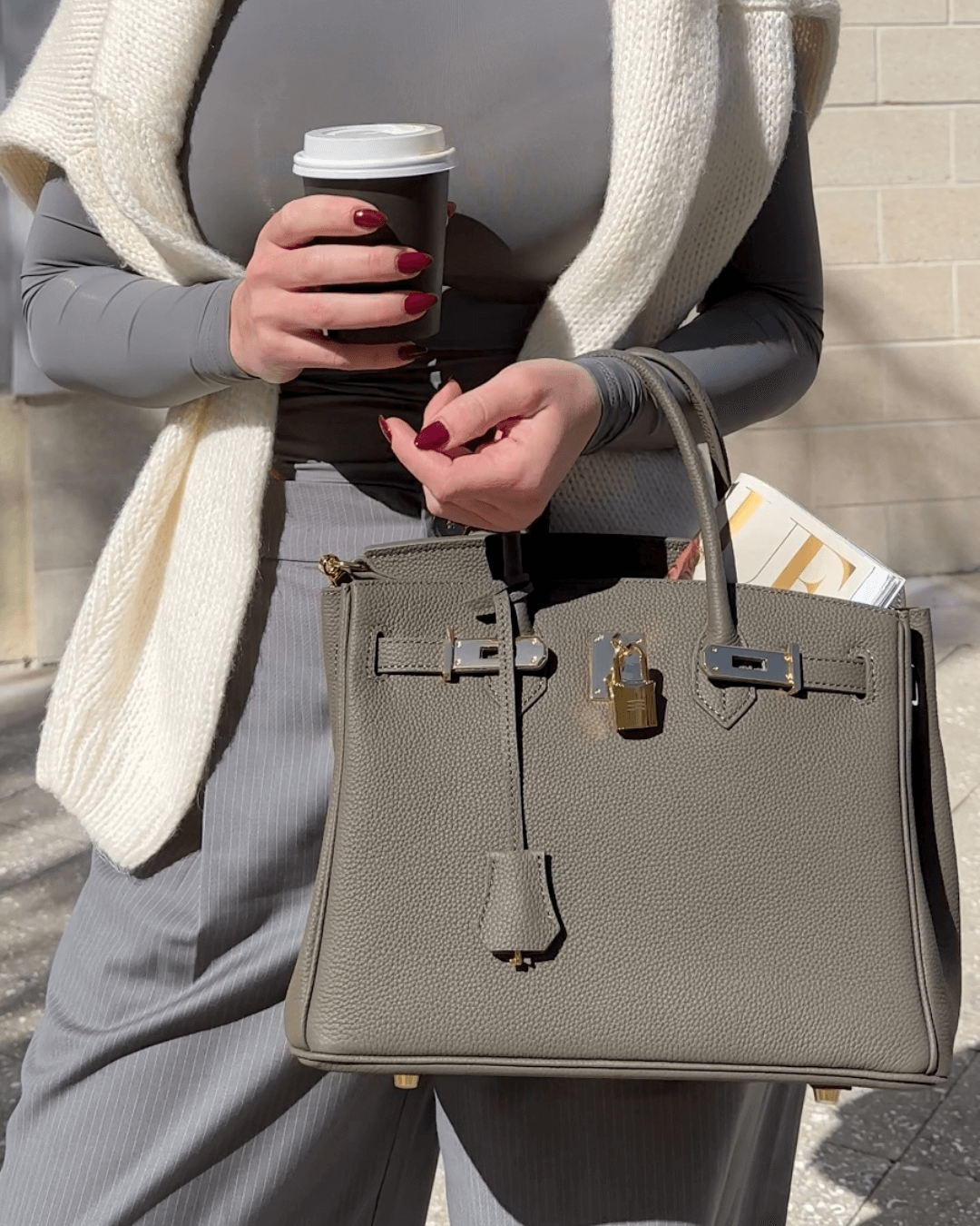 Handtasche mit Schlossdetail